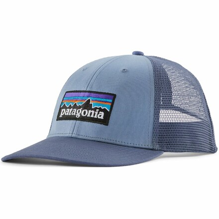 Die enganliegende und luftige Patagonia P-6 Logo LoPro Trucker Hat Basecap schützt dich zuverlässig vor Sonnenbrand und Sonnenstich. Mit coolem Logo.
