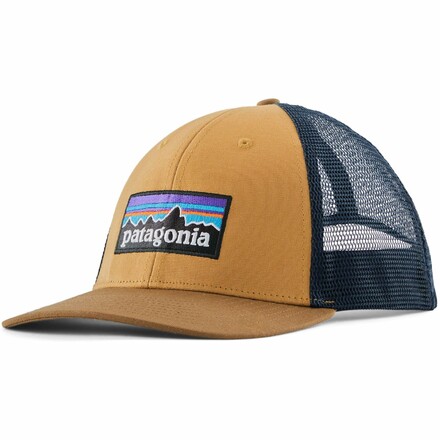 Die enganliegende und luftige Patagonia P-6 Logo LoPro Trucker Hat Basecap schützt dich zuverlässig vor Sonnenbrand und Sonnenstich. Mit coolem Logo.
