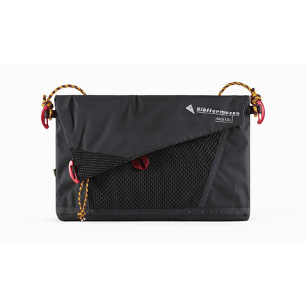 Die Klättermusen Hrid WP Accessory Bag ist eine wasserdichte Tasche für all deine wichtigen Kleinigkeiten. Kann solo oder am Rucksack getragen werden.