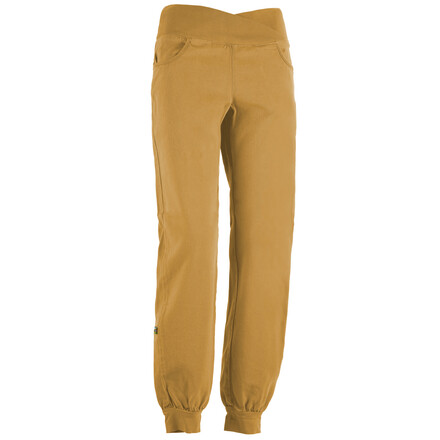 Die Olivia die ideale Boulderhose für den Kletteralltag. Gemütlich, robust und macht dabei noch jede Kletterbewegung mit.