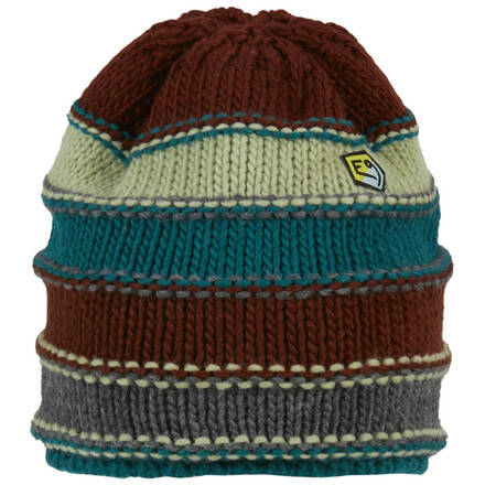 Die Varbis von E9 ist eine Strickmütze mit cooler bunter Streifenoptik, die mit ohrem Fleecfutter auch an den kältesten Tagen für warme Ohren sorgt