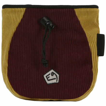 Der robuste E9 Drop Vs Chalkbag aus Cordstoff überzeugt mit viel Funktion und seiner außergewöhnlichen Tropfenform. Inklusive Hüftgurt.