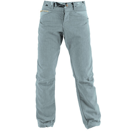 Die bequeme und strapazierfähige Yaniro Pant Kletterhose von Nograd weiß genau, worauf es beim Klettern und Bouldern ankommt.