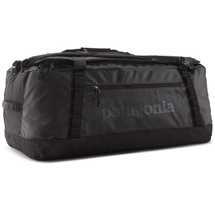 Geräumige Reisetasche mit gepolstertem Boden und abnehmbaren Schulterriemen. Besonders wasserabweisend durch ihre TPU-Beschichtung.