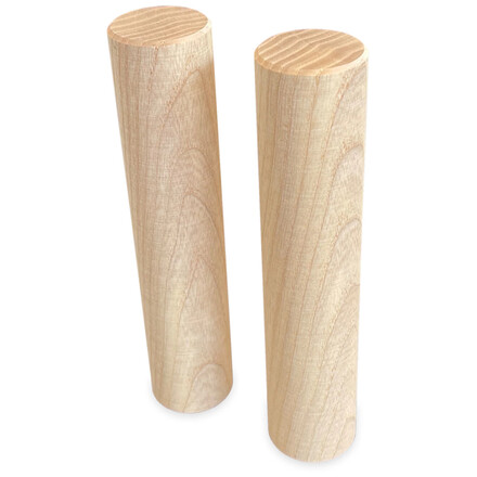 Ein Paar Rundstäbe für Pegboards