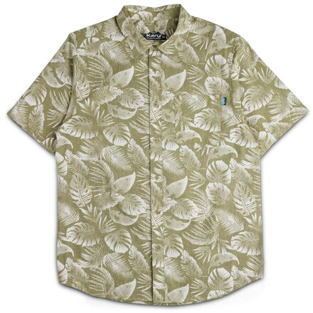 Das luftige Kavu Topspot Kurzarmhemd mit seinem waschechten Allover-Print und einer Geheimtasche am Saum gibt dir am Felsen echte Summer Vibes.