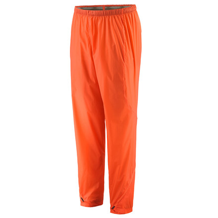 Die Patagonia Houdini Rock Pants ist eine unglaublich leichte, luftige und zugleich robuste Kletterhose mit gut durchdachten Details. 