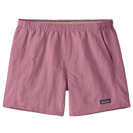 Die Patagonia Women's Baggies Shorts 5 in. sind luftige und strapazierfähige Shorts für jede Art von Sommer-Abenteuern. Nachhaltig und wasserabweisend!