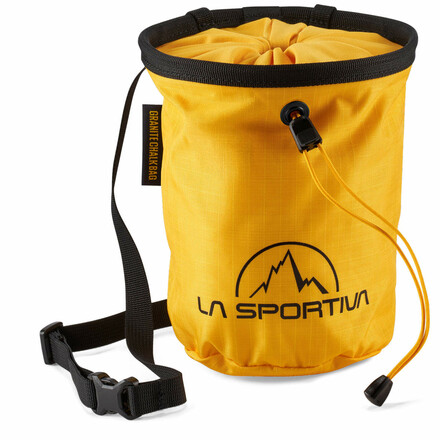 Der Granite Chalk Bag ist ein leichter Chalkbag aus recyceltem ROBIC Material, ideal für Halle und Fels. Kompakt, robust und funktional unterstützt er schnelles Chalken bei jedem Move.