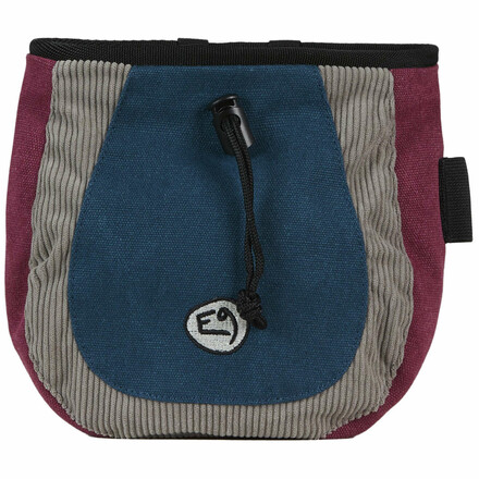 Nomen est Omen beim E9 Superdrop Chalkbag. Dieser tolle Chalkbag in Tropfenform überzeugt mit praktischer Funktion und tollen Cord-Elementen.