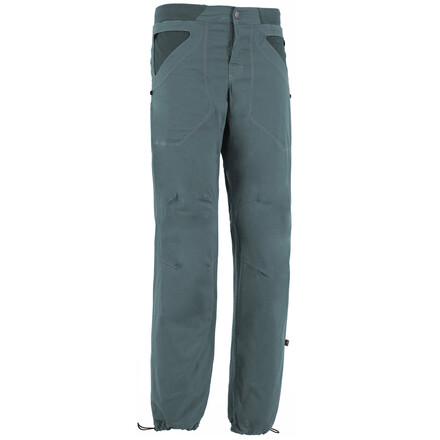 Die E9 N 3Angolo ist eine Boulderhose für Männer mit viel Bewegungsfreiheit. Optisches Highlight sind die dreieckigen Taschenausschnitte in Kontraststoff.