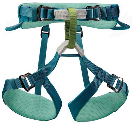 Der Petzl Macchu Klettergurt für Kinder hat verstellbare Beinschlaufen und ist sehr bequem. Im Klettershop online bestellen