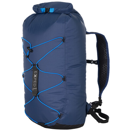 Der vielseitige und leichte Cloudburst 25 von Exped ist ein robuster Daypack mit praktischen Rolltop-Verschluss und luftigen Schulterriemen aus Mesh.