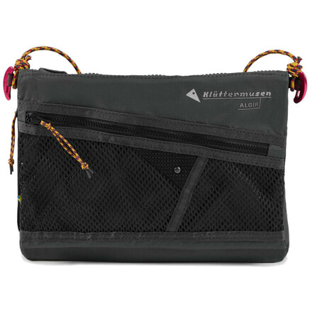 Die Algir Foldover Bag ist eine strapazierfähige und wasserabweisende Tasche aus recyceltem Material. Ein vielseitiges und nachhaltiges Organisationstalent