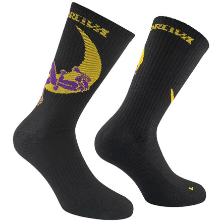 Die La Sportiva Climbing on the Moon Socks sind bequeme Lifestyle- und Klettersocken aus Bio-Baumwolle mit Comfort Fit und Left/Right-Differenzierung.