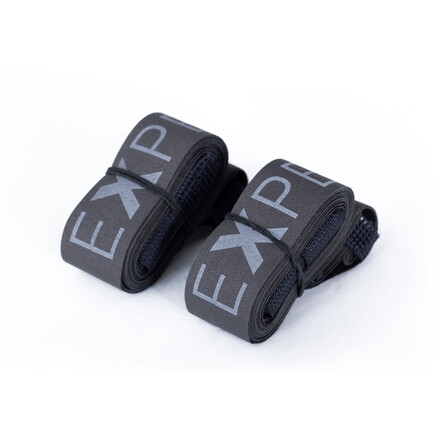 Mit dem Exped Universal Mat Coupler Kit aus recycelten Materialien verbindest du in Nullkommanix zwei Matten miteinander. Für kuschelige Nächte unterwegs.