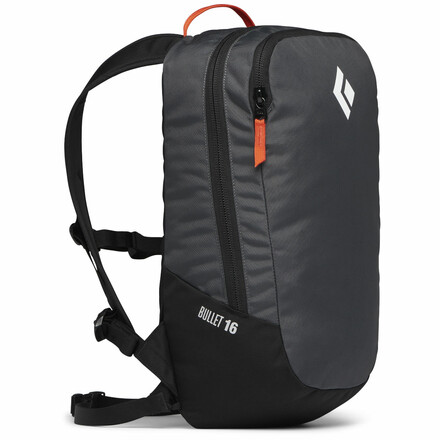 Der Black Diamond Bullet 16 Kletterrucksack bietet viel Bewegungsfreiheit und genug Platz für die nötigste Ausrüstung.