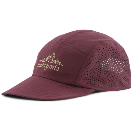 Die Maclure Snow Touring Hat von Patagonia ist eine wind- und wasserabweisende Basecap, die sogar unter dem helm getragen werden kann.