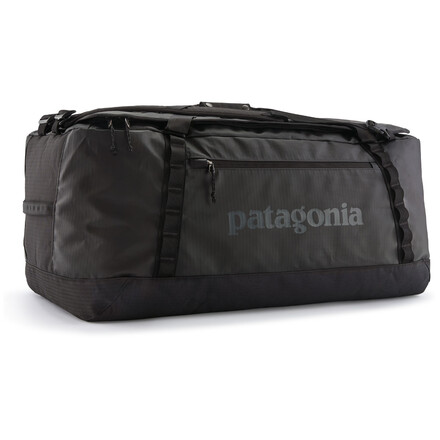  In die leicht transportierbare Patagonia Black Hole Reisetasche Duffel 100L passt alles rein, was du auf einer längeren Reise mitnehmen möchtest.