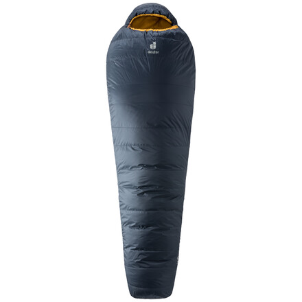 Der leichte und nachhaltige Deuter Astro 500 Daunenschlafsack hält mit seiner 360-Grad-Füllung unglaublich warm und bietet im Schlaf genügend Raum.
