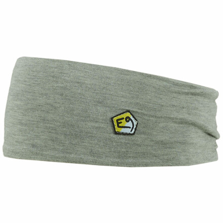 Das E9 Cora Headband ist ein kleines, aber robustes und weiches Helferlein und kann ideal unter dem Helm getragen werden. Online auf Chalkr.de bestellen.
