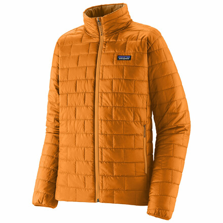 Die Patagonia Nano Puff Jacket ist eine warme Winterjacke mit PrimaLoft Kunstfaserisolation, die komplett aus recycelten Materialien hergestellt wird 