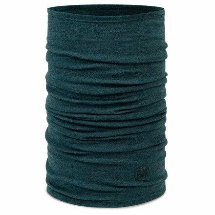 Das vielseitige Merino Midweight Multifunktionstuch von Buff ist besonders weich und atmungsaktiv und eignet sich ideal für kühles Übergangswetter.