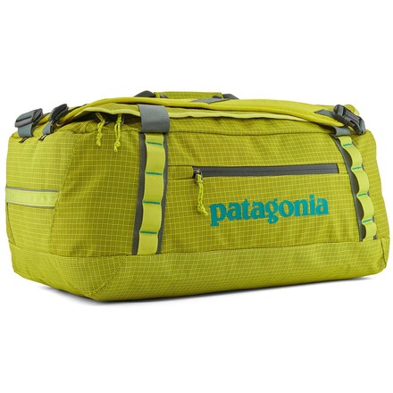 Die kompakte und vielseitige Patagonia Black Hole Duffel 40L ist sehr strapazierfähig und darf bei den meisten Fluggesellschaft als Handgepäck mitreisen.