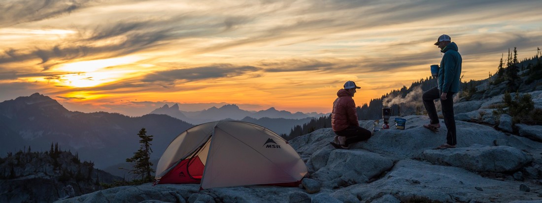 Die Profis von MSR haben mit ihren Zelten, Campingkochern, Wasseraufbereitungssystemen und Kochzubehör für jeden Outdoorer, vom Gelegenheitscamper bis zum Expeditionsprofi die richtigs Ausrüstung