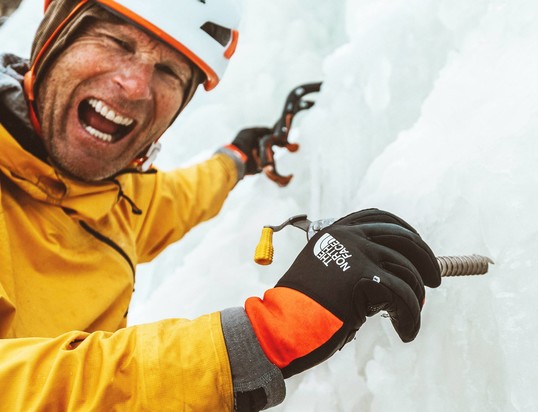 Eissschrauben sind mobile Sicherungen, die beim Eisklettern und Bergsteigen als Zwischensicherung und zum Standplatzbau benutzt werden